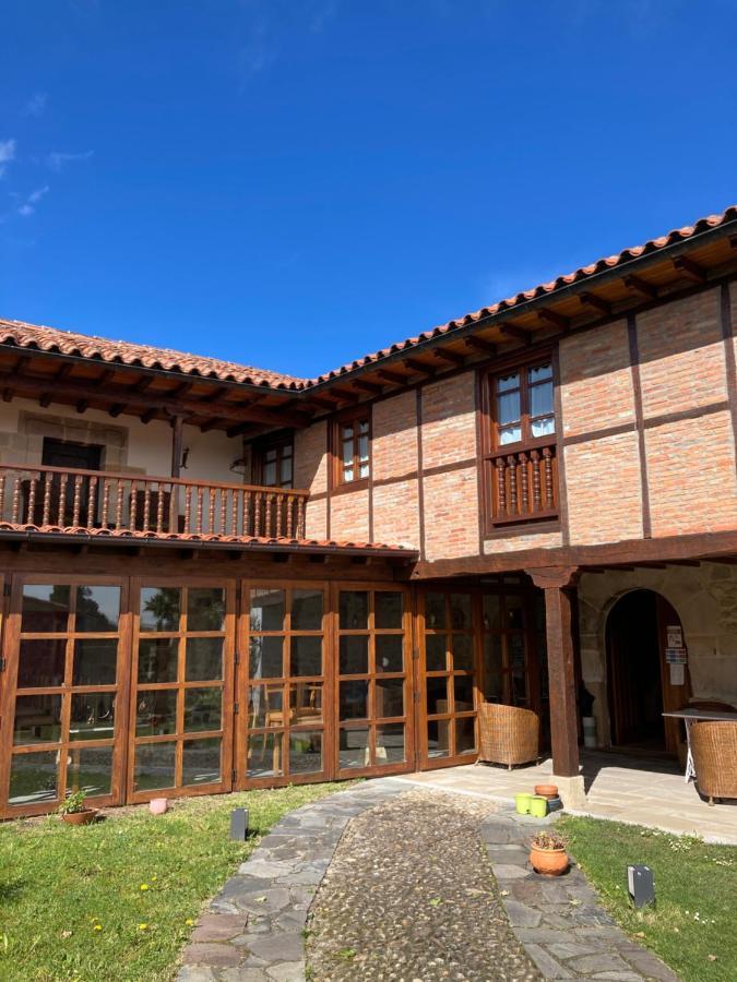 Posada La Casona De Los Guelitos Santillana del Mar Exterior foto